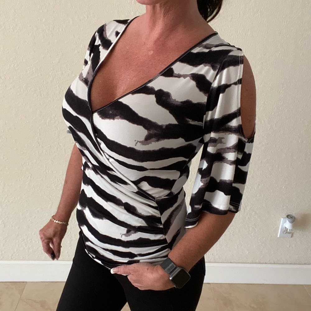 Boston Proper XXS, Xs cold shoulder blouse